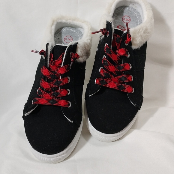 Ladies Black Canvas Sneakers - Picture 1 of 12